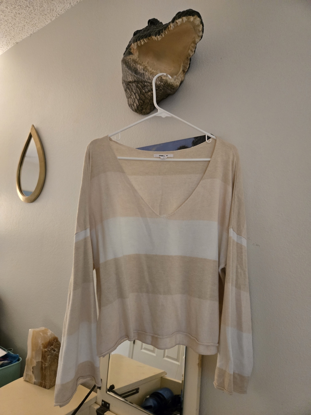 O’Neill Sweater Women’s Large Beige Tan Stripe Lightweight Knit Cropped Pullover